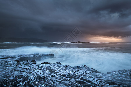 暴风寒冬日落螃蟹岛爱尔兰克莱杜林图片