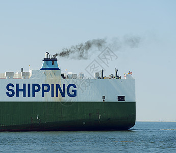 船舶排放黑烟的烟囱荷兰泽兰弗拉辛根图片