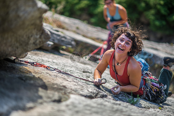 加拿大马拉穆特斯夸米什的攀岩者在微笑图片
