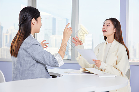 学生课堂声乐教师辅导学生发音训练背景