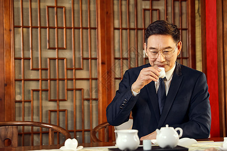传统背景商务男士喝茶品茶背景