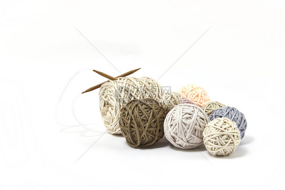 毛线球与针织棒图片