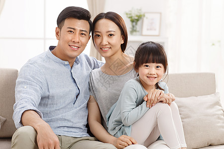 女儿和妈妈超架背景-女儿和妈妈超架摄影图片-单亲家庭相伴动作快乐