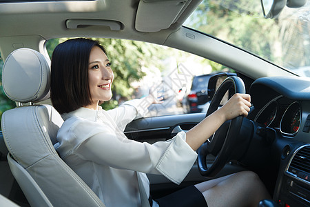 女性驾车运输司机高清图片