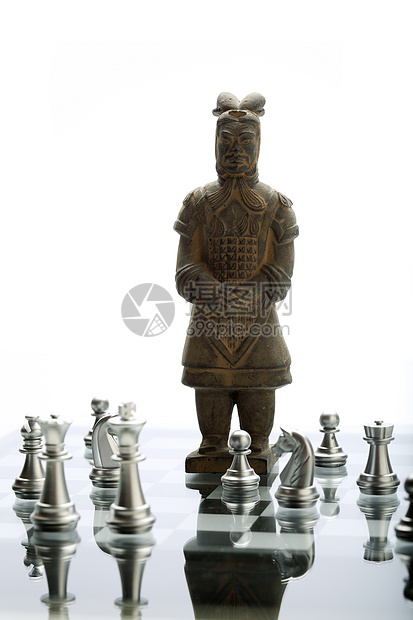 寓意中欧在国际象棋下的对弈图片