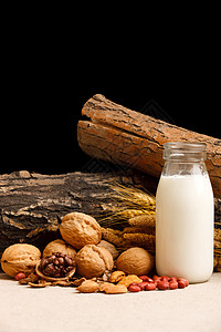 饮食麦穗大量物体坚果和牛奶图片