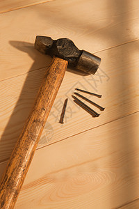 木工木质锤子钉子图片