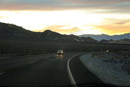 运输岩层黎明道路夜景高清图片