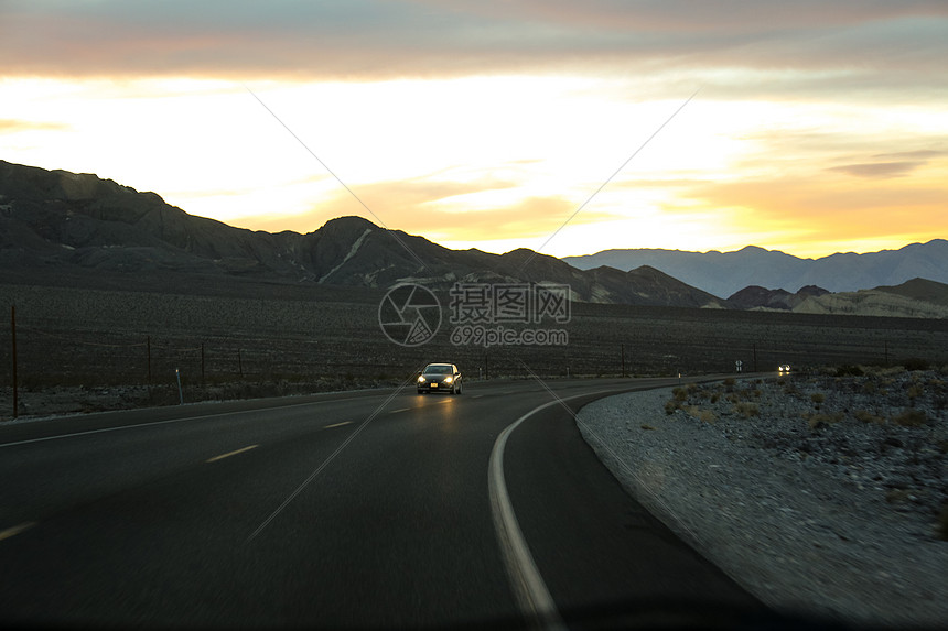运输岩层黎明道路夜景图片
