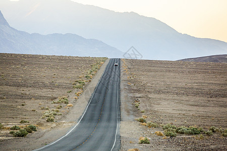 山坡沙漠非都市风光汽车广告背景图图片