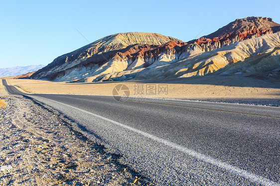 极端地形美国道路汽车广告背景图图片