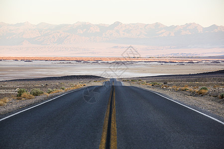 地平线旅行大盆地公园汽车广告背景图背景图片