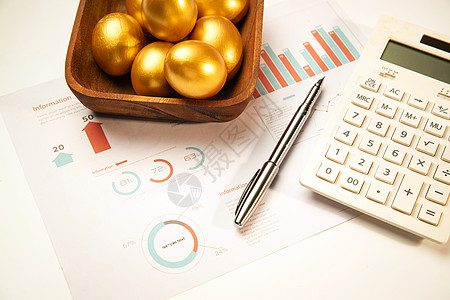 金色金属质感金融理财的数据分析和计算背景