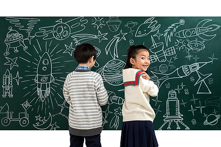成长插画快乐儿童在画满宇宙漫画的黑板前背景