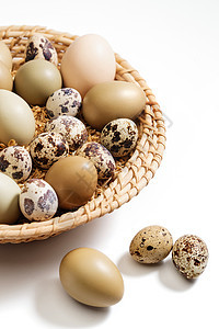 一筐鸡蛋鸭蛋鹌鹑蛋图片