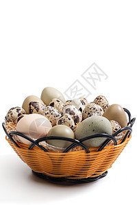 一筐鸡蛋鸭蛋鹌鹑蛋图片