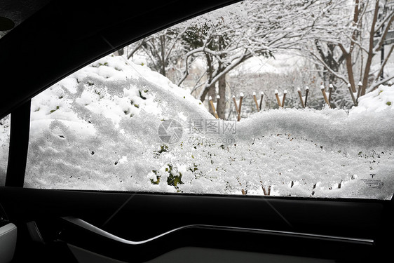 立冬二十四节气环境大雪后的景象图片