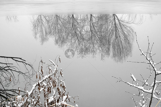 立冬二十四节气环境大雪后的景象图片