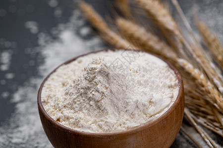 营养食材传统一碗面粉和麦穗图片