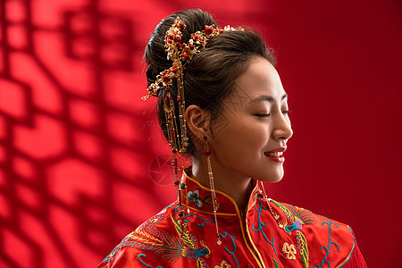 成年人传统高兴漂亮的中式新娘图片