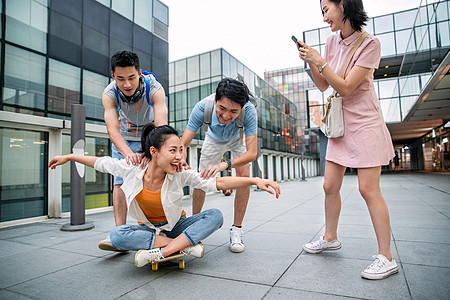 年轻的成年男子男人自由高清图片