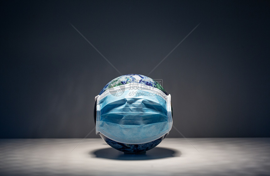 彩色图片灰色防护戴着口罩的地球