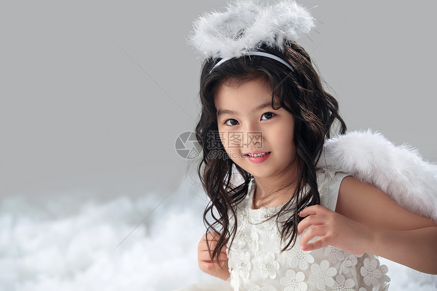 漂亮的彩色图片放松快乐的小天使玩耍图片