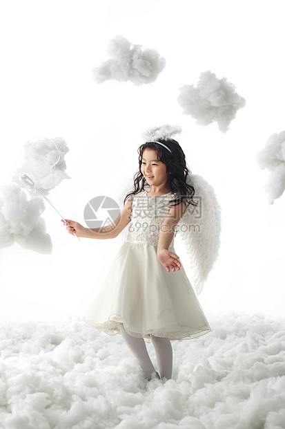幸福玩具亚洲拿着魔法棒的快乐小天使图片