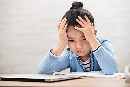 小孩电脑疲惫的小学女生背景