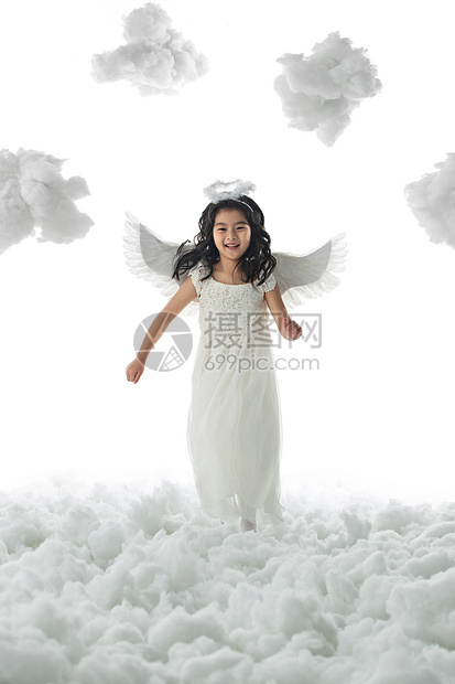 表现积极天堂裙子快乐的小天使玩耍图片