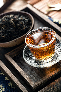 茶艺红茶一杯茶和茶叶图片
