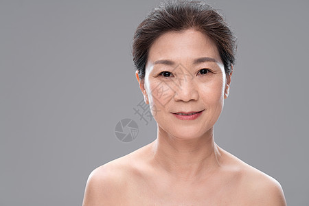 50岁到55岁中年女人妆面图片