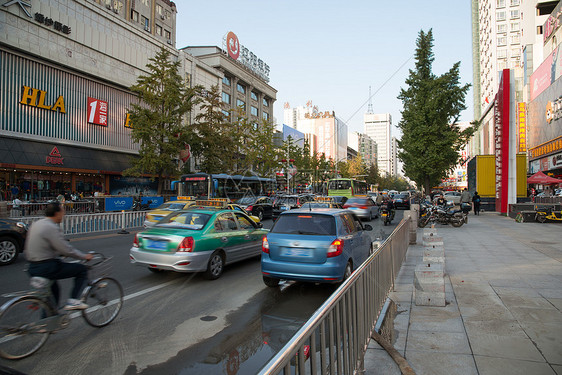 辽宁省丹东城市街景图片