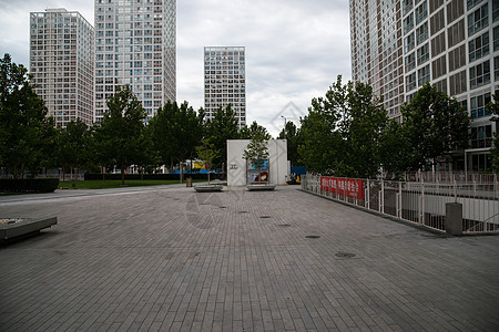 北京的城市街道和高楼图片