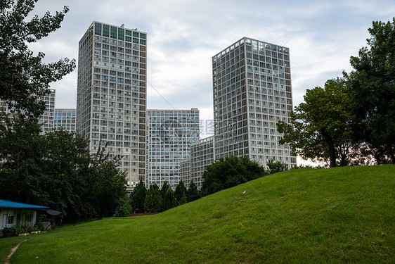 北京的城市街道和高楼图片