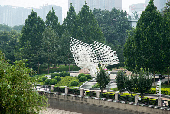 北京城市道路和商务办公楼图片