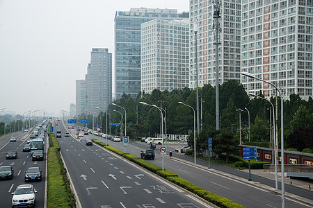 北京城市道路和商务办公楼图片