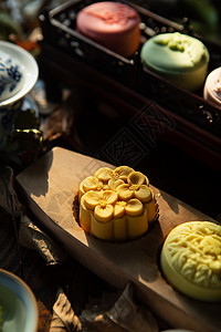 中秋节月饼创意组合拍摄图片