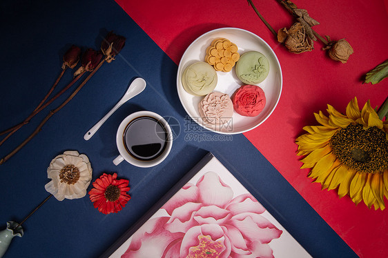中秋节月饼创意组合拍摄图片