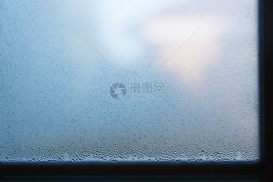 雨后的窗户局部图片