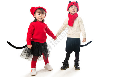 东方动物形象乐趣兄妹两人穿新衣服庆祝新年图片