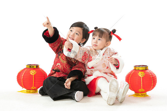 关爱传统庆典东方人两个小朋友庆祝新年图片