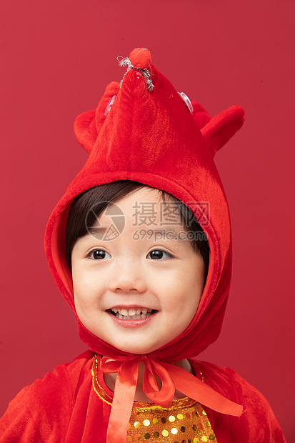 红色摄影嬉戏的小男孩戴着小老鼠帽子图片