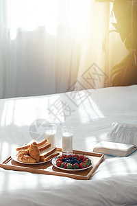 卧室住宅房间书食品早餐图片