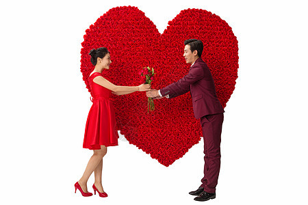 表现积极亚洲玫瑰花浪漫情侣图片