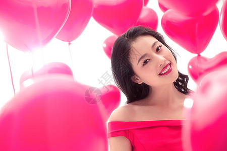 情人节幸福亚洲青年女人和气球图片