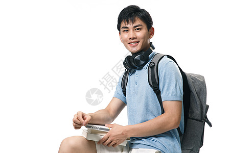 一个年轻的大学男生图片