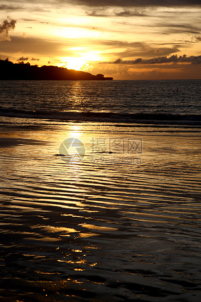 夕阳太阳海滩巴厘岛海景图片