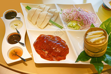 新鲜中华美食烤鸭图片