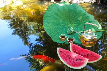 红茶饮料夏日解暑的西瓜背景